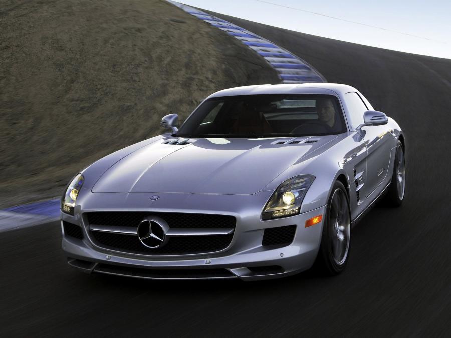  Mercedes-Benz SLS AMG 2010 года  (US) (фото 15 из 43)
